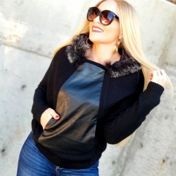So Comfy Sweater with hoodie - Picture 4 of 6